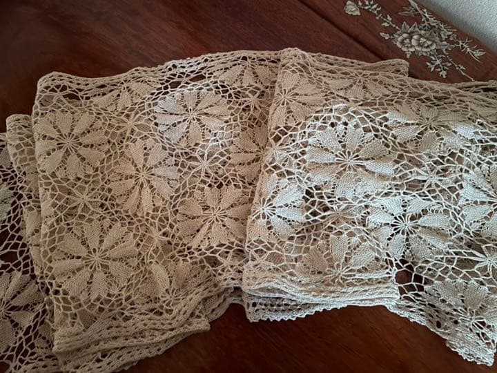 久家道子　手編みレース　長いテーブルランナー　32×315cm