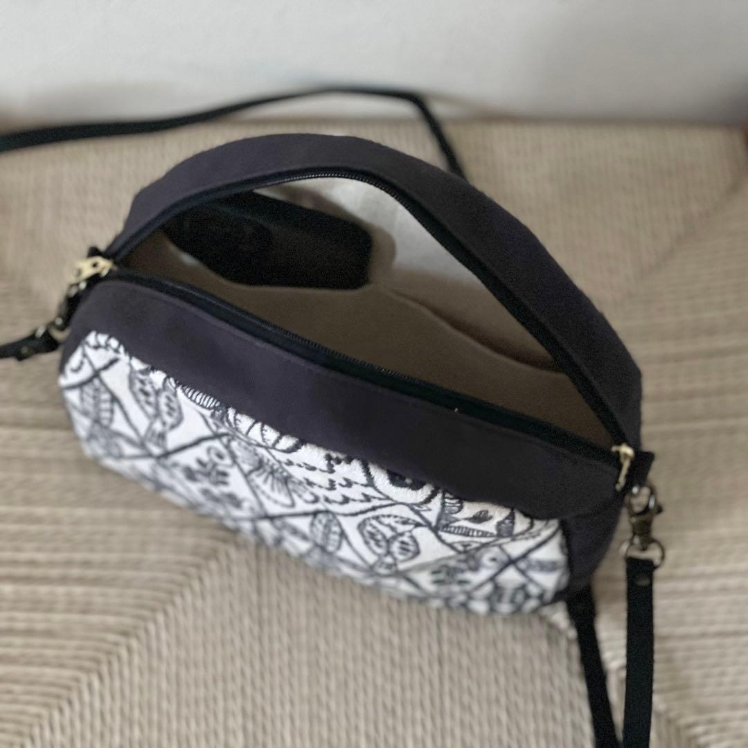 ⚮̈ミナペルホネン　symphony ecru まるまるっこポシェット