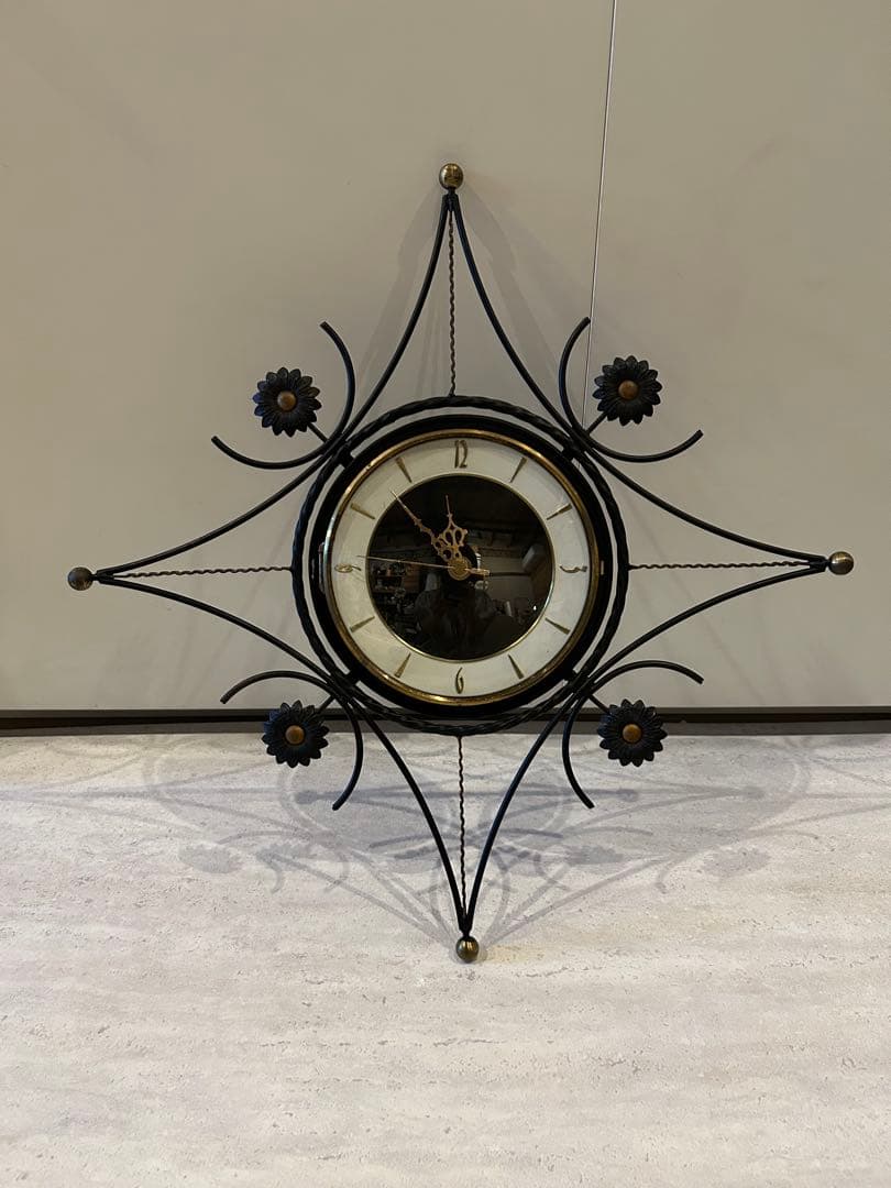 アンティーク　1950 美品 デザイン　アイアン　壁掛け時計 貴重