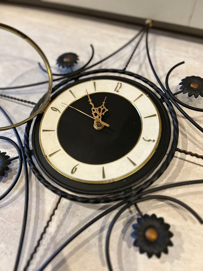 アンティーク　1950 美品 デザイン　アイアン　壁掛け時計 貴重