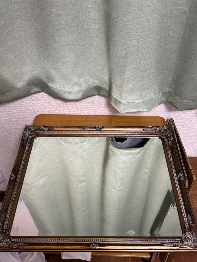 栄進物産株式会社　ウォールミラー　アンティーク調　壁掛けミラー　壁掛け鏡