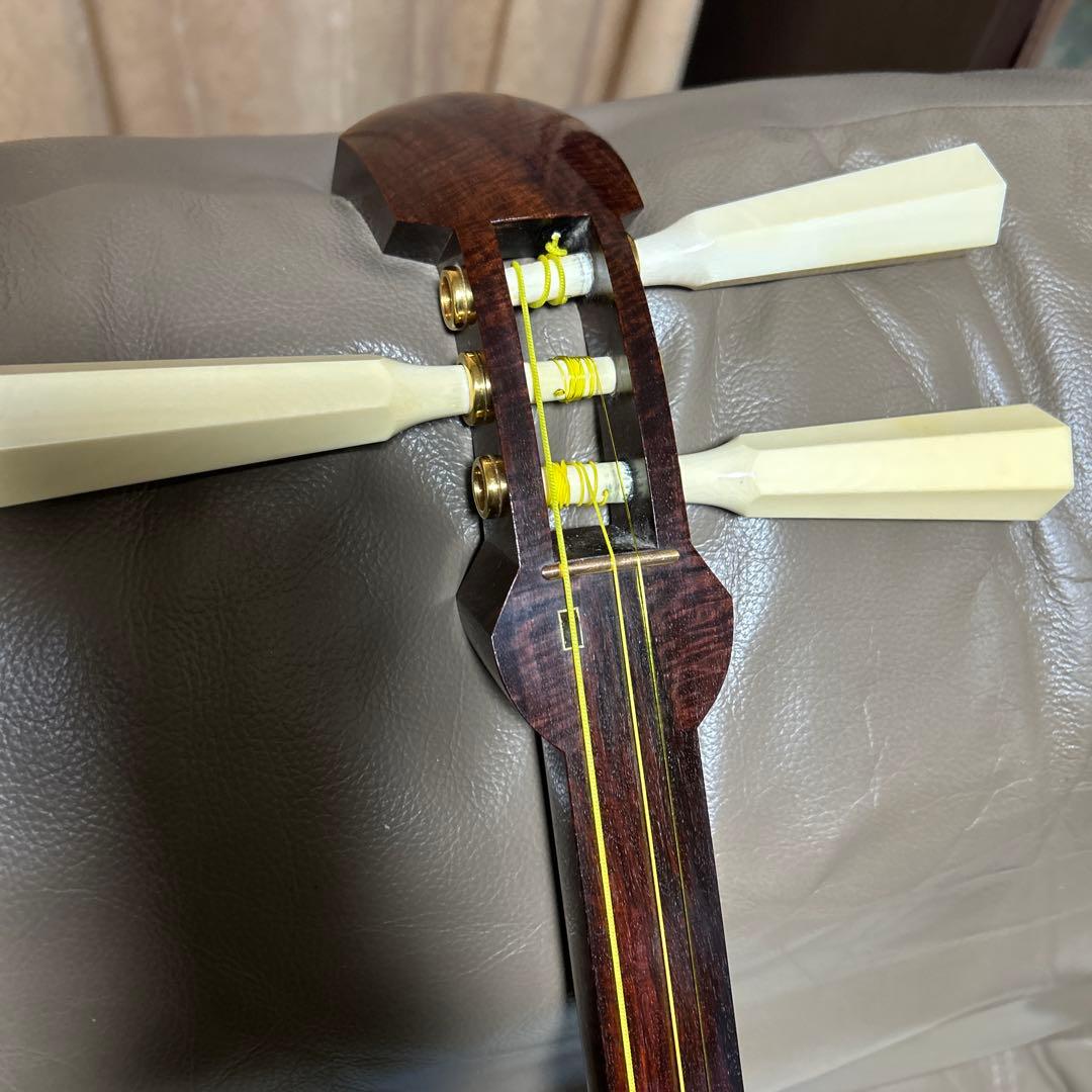 花柄の津軽三味線　太棹　紅木