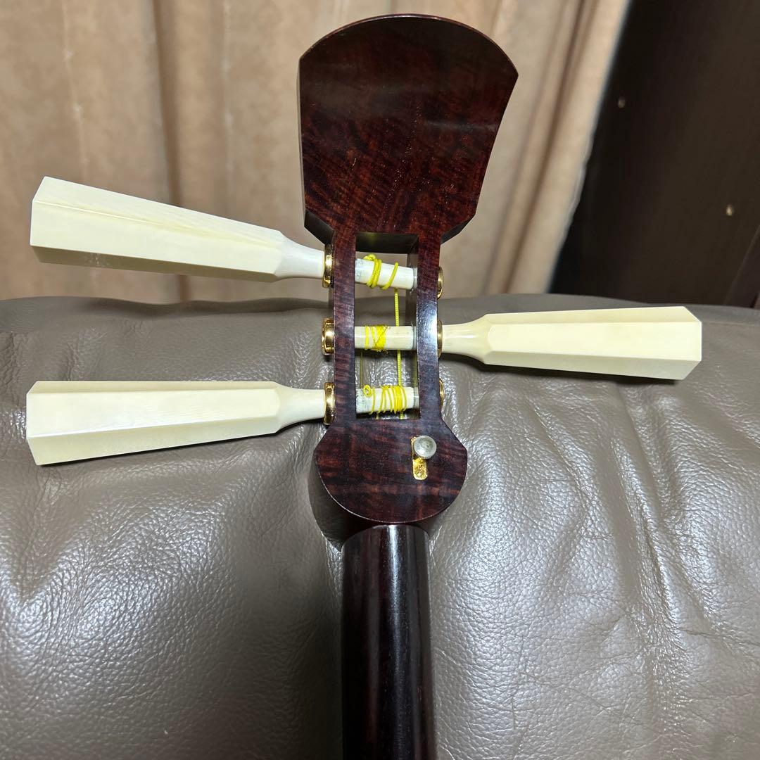 花柄の津軽三味線　太棹　紅木