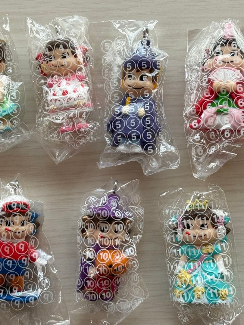 ミニミニペコちゃん 第二弾 ハッピー記念日 16個 未開封 フル