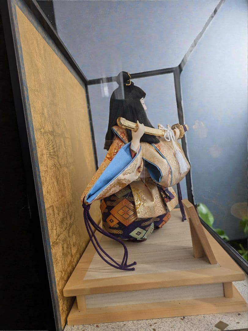 古民家発掘】五月人形 御所人形 ガラスケース入り 伝統工芸品 - メルカリ