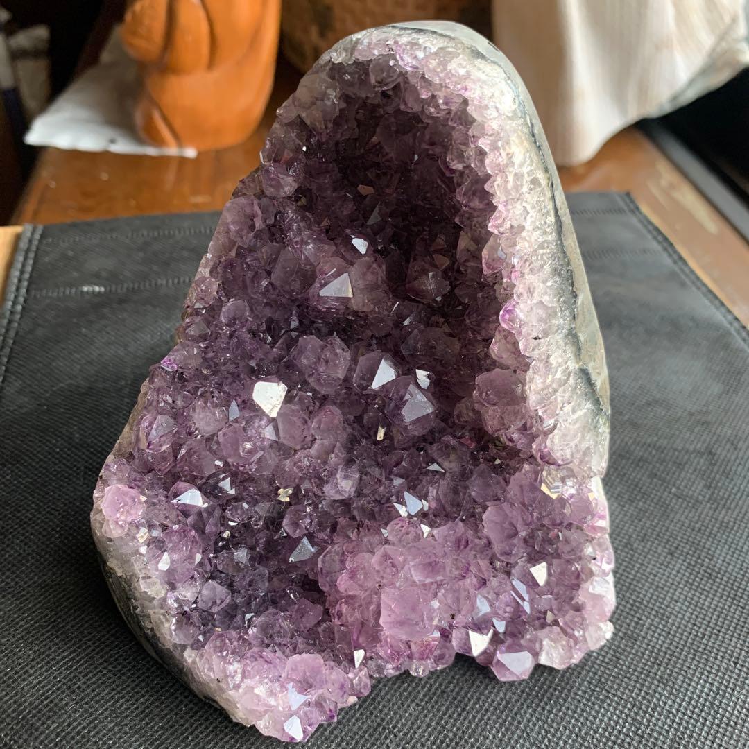 アメジストドーム約1.26kg アメジストクラスター　ジオード　セール価格特価！