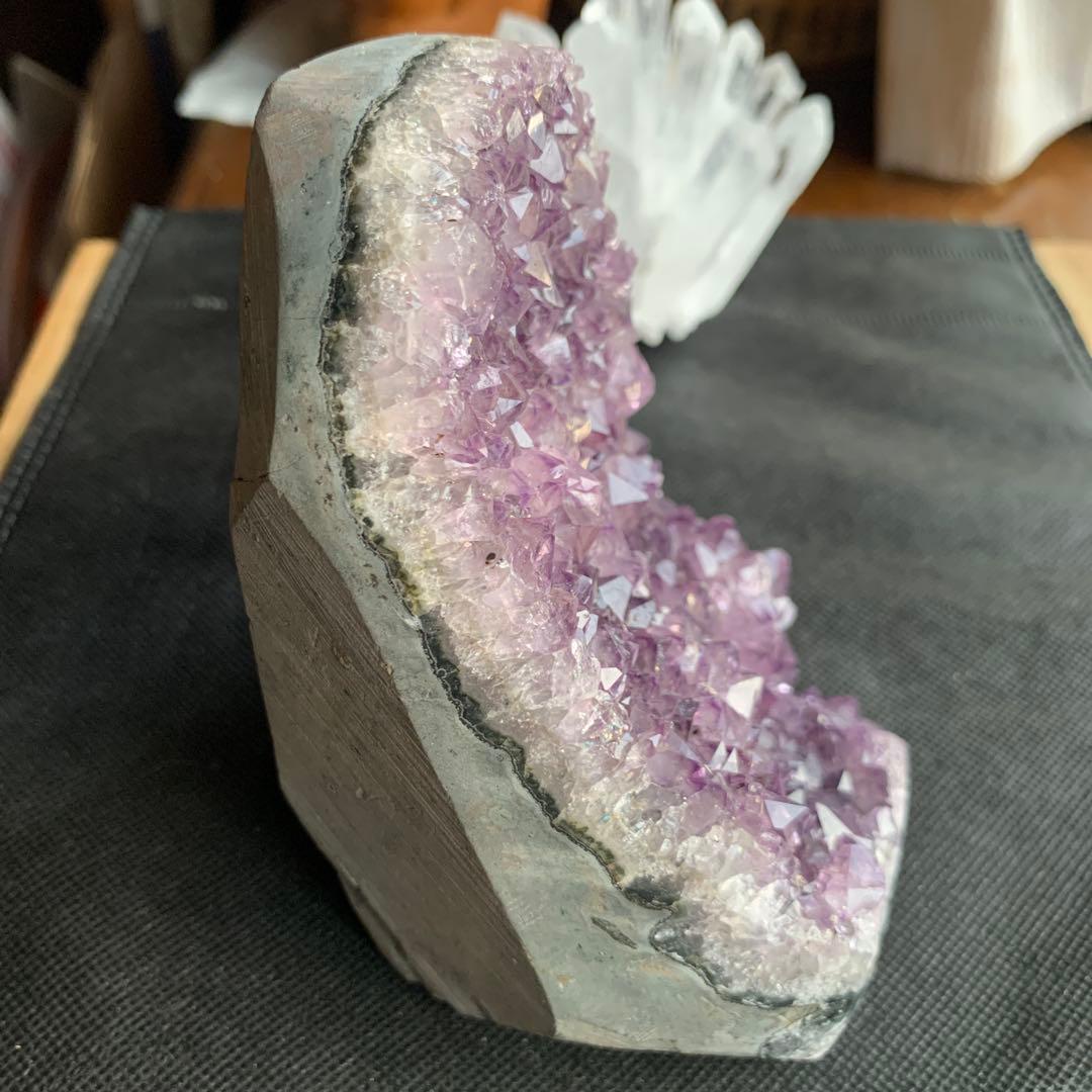 アメジストドーム約1.26kg アメジストクラスター　ジオード　セール価格特価！