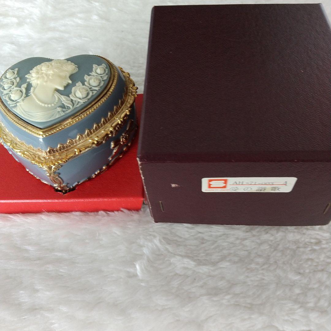 新品オルゴール(愛の讃歌)ハート型気品、緻密な装飾、ゴージャス、宝石入れ/日本製