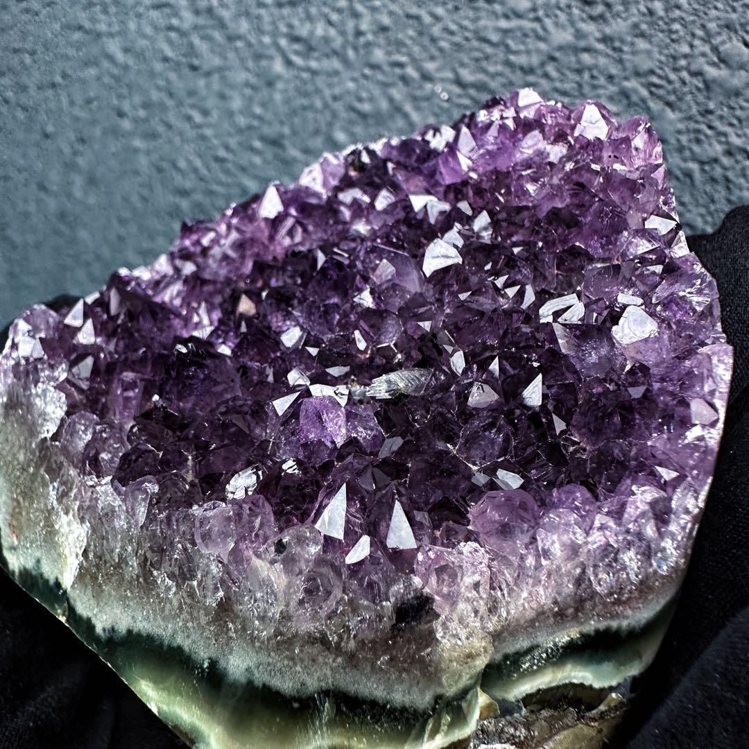 極上別格品❗濃紫の煌めきウルグアイ産☆レインボー☆アメジストクラスターA1346