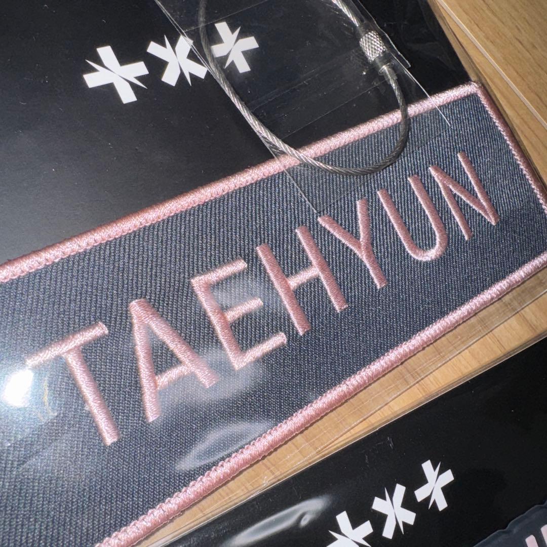 TXT トゥバ LOVE SICK デコリング ワッペンキーリング テヒョン - メルカリ