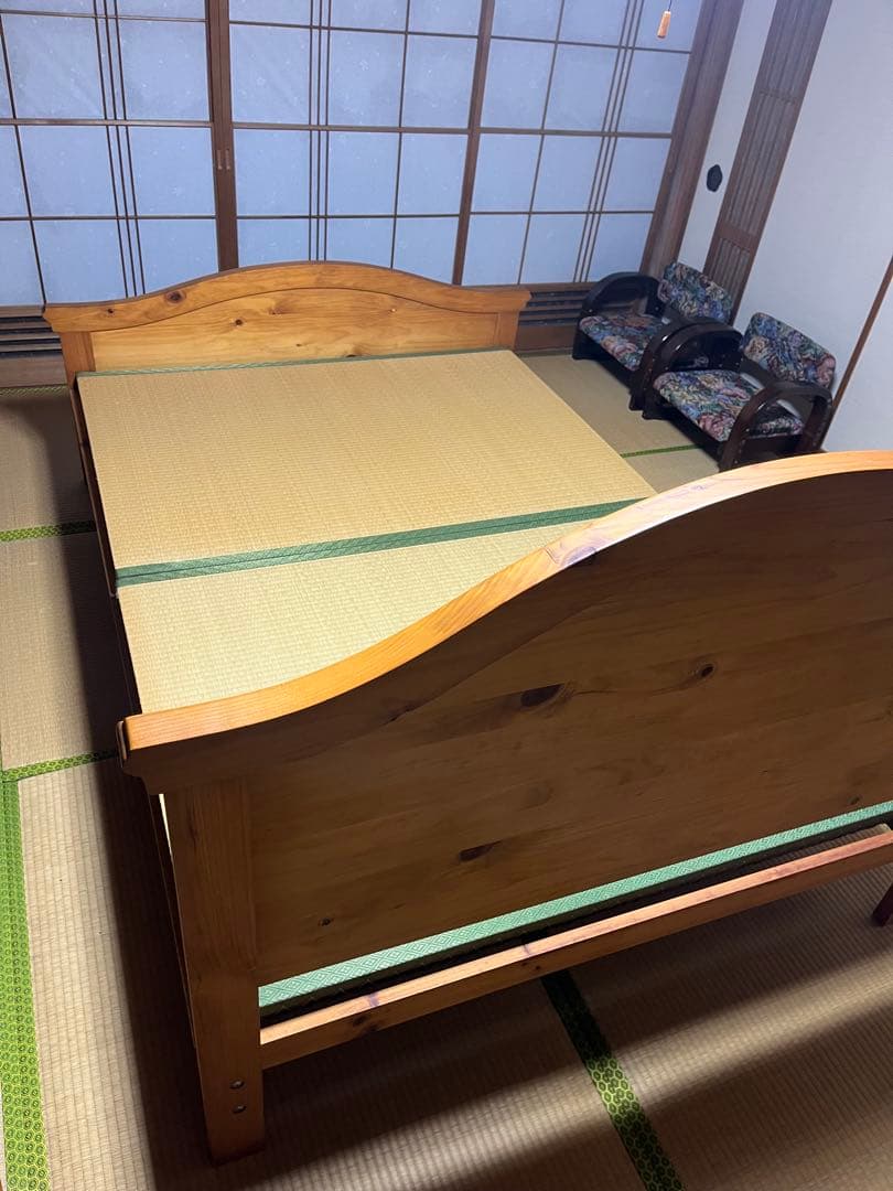 木製和式ダブルベッド、畳マットレス付き