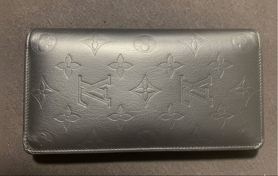 ルイ・ヴィトンポルトフォイユ・ブラザ モノグラム・シャドウ 定価142,280円