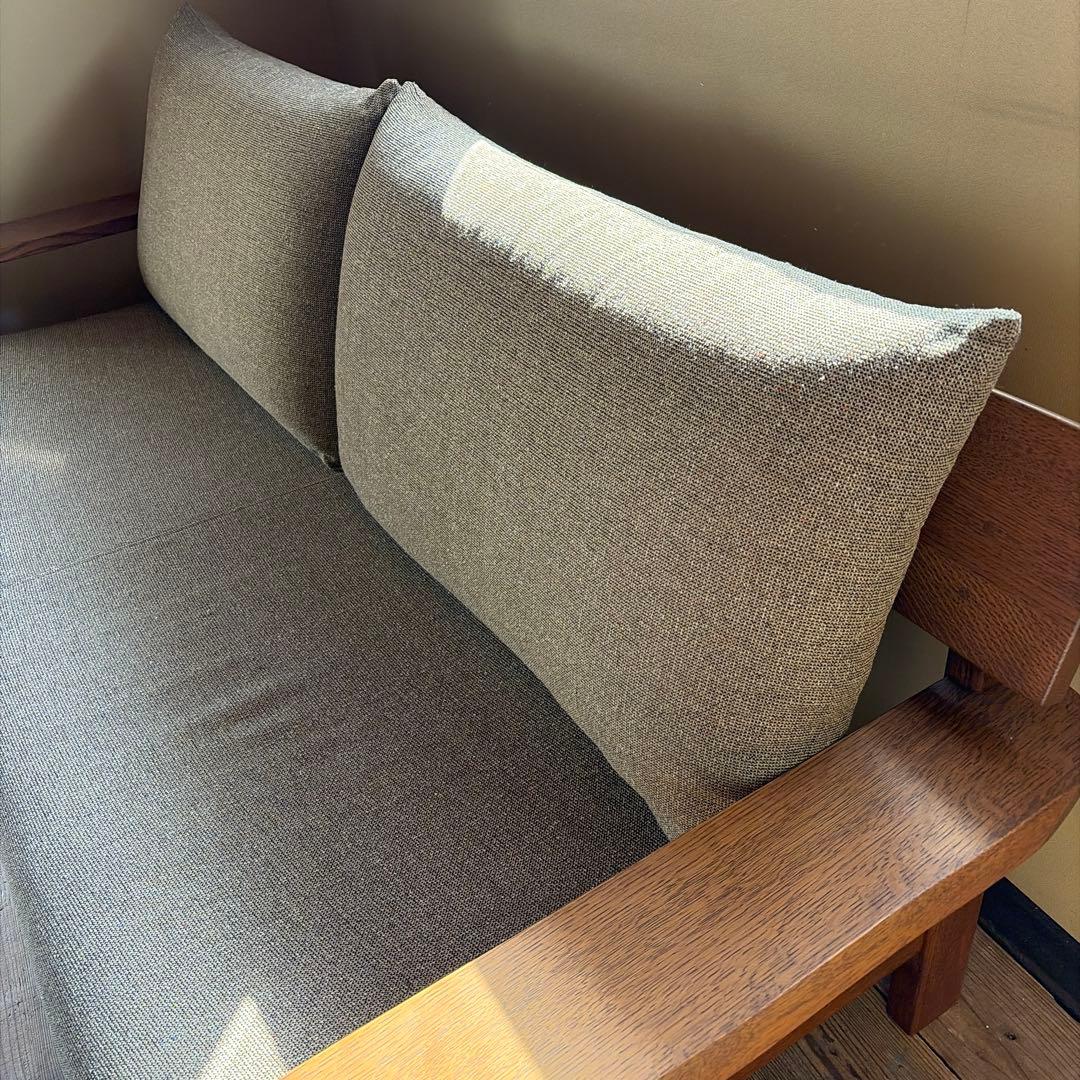 飛騨産業（キツツキマーク）より「木かげ」シリーズの3人掛けソファ