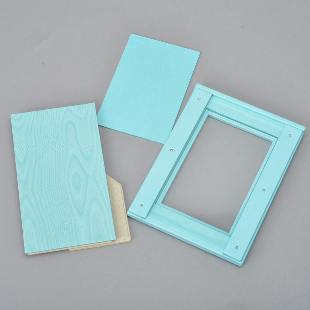 新品 TIFFANY&Co. ティファニー 写真たて フォトフレーム レザー調