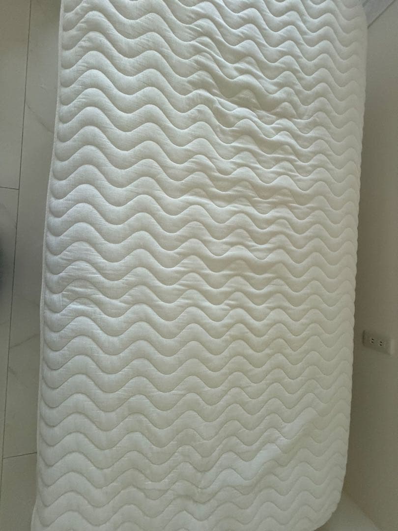 Avenco アベンコ　マットレス　シーツと汗取りパット付き　美品