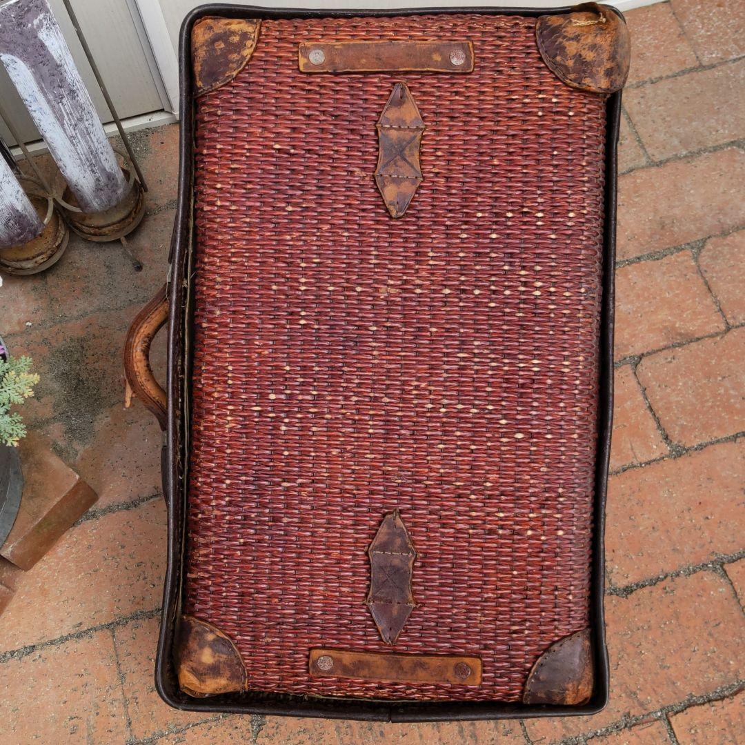 フーテンの寅さんが使っていたような柳行李　レトロなトランク