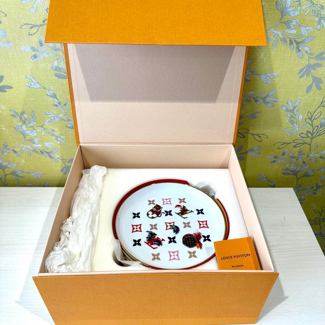 展示品】ルイ・ヴィトン アシェット4 タイガー レザーケース付き