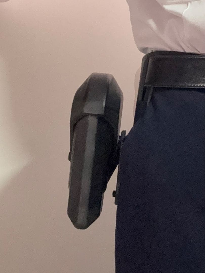 【希少】★原価14万！大赤字！★警察 新型拳銃入れ（一部破損品）