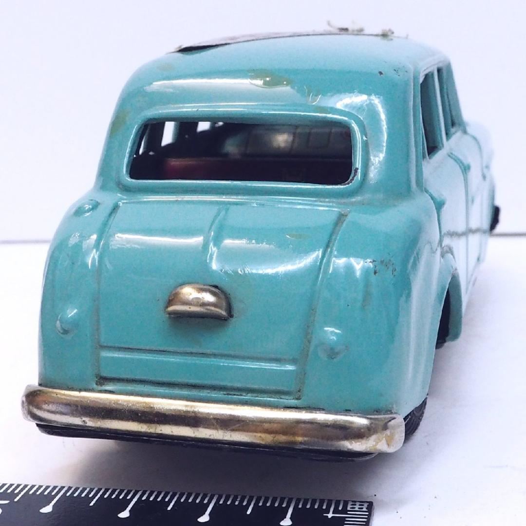 萬代屋【ダットサン セダン1000黄緑】ブリキtin toy car自動車□箱無