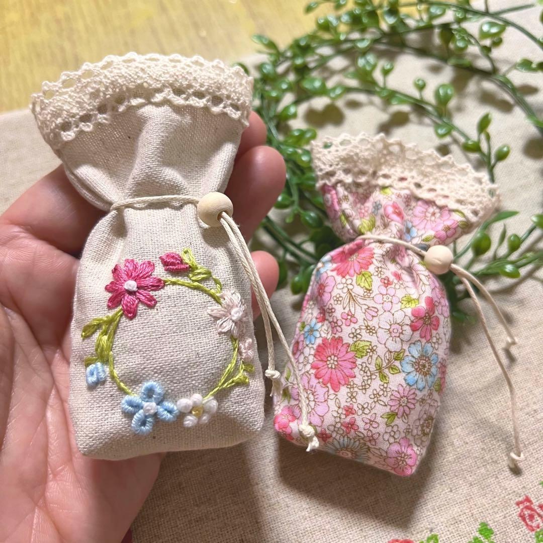 No.2301-11 ミディサシェ（香り袋）2個組 ラブリーフラワーピンク＊刺繍