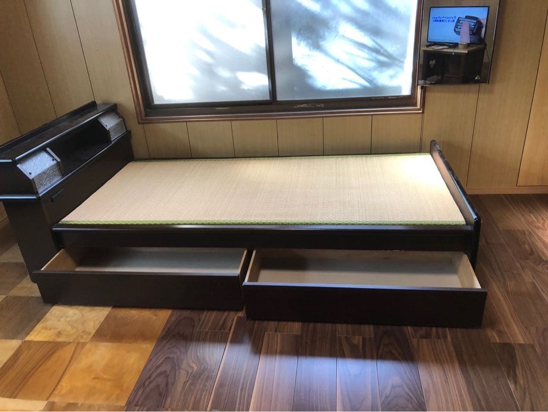 収納付きベッド　シングルベッド