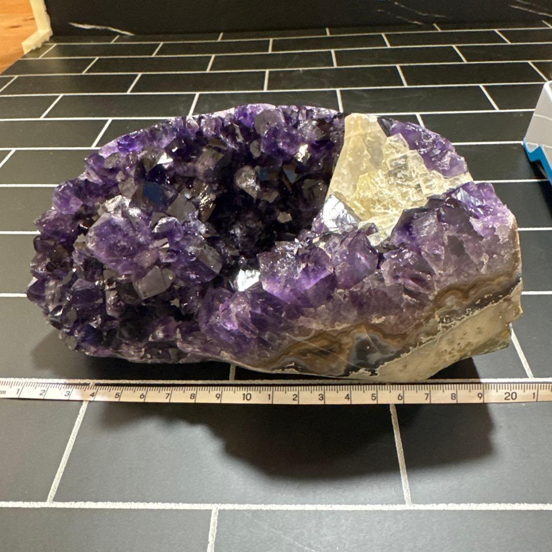 【極上品】ウルグアイ産　アメジストドーム　カルサイト共生