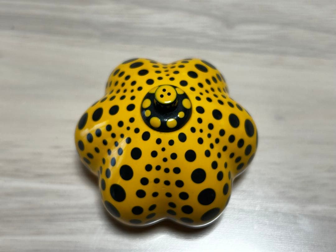 草間彌生 水玉模様 置物