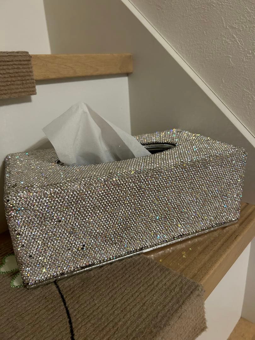 キラキラ　ティッシュボックス