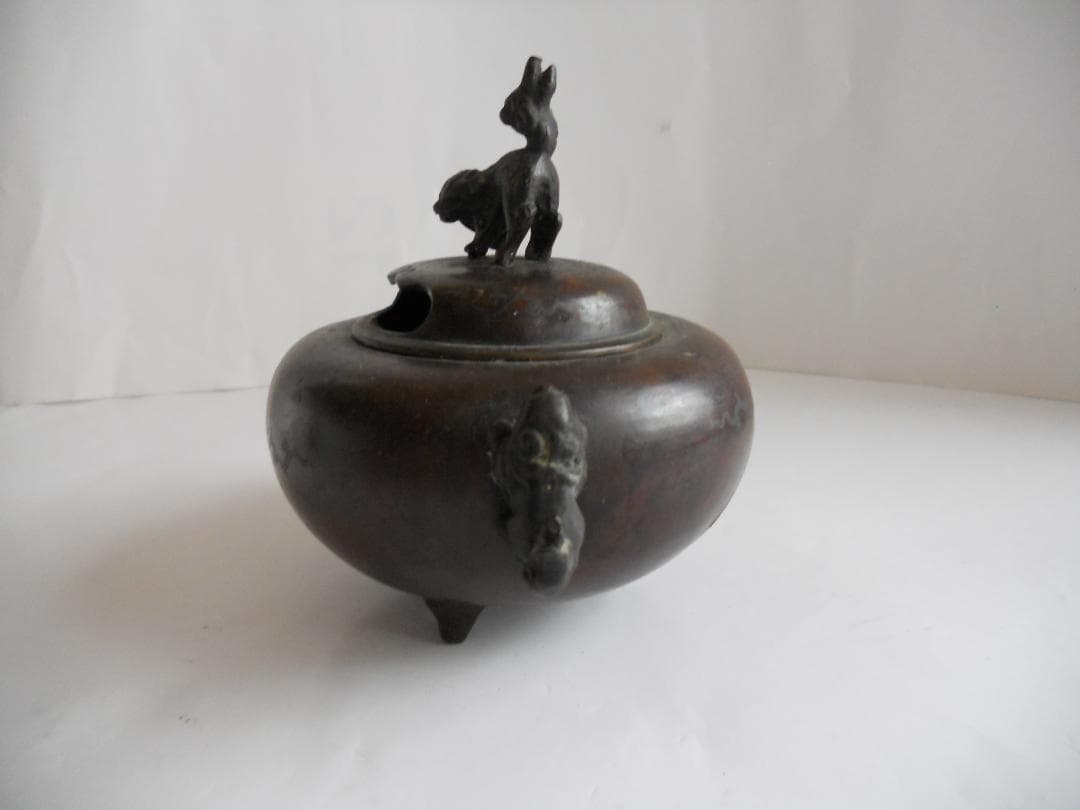 大明宣徳年製 香炉 中国 明 古玩 古銅 双耳 三足 香爐 です。