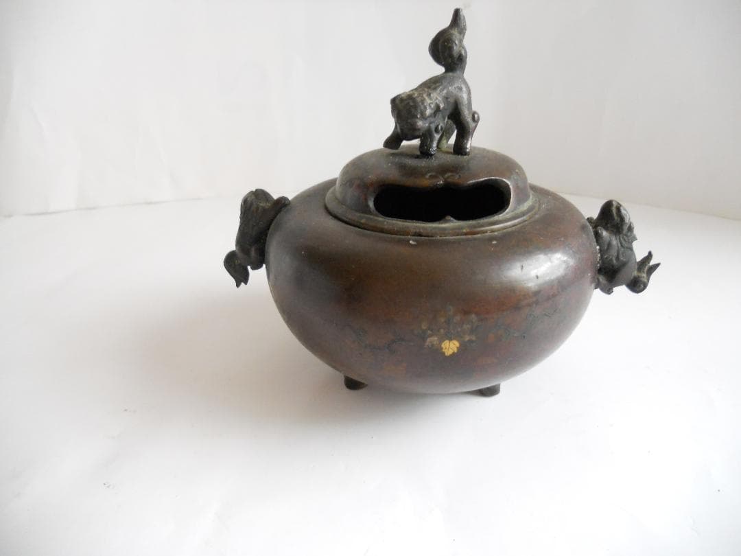 大明宣徳年製 香炉 中国 明 古玩 古銅 双耳 三足 香爐 です。