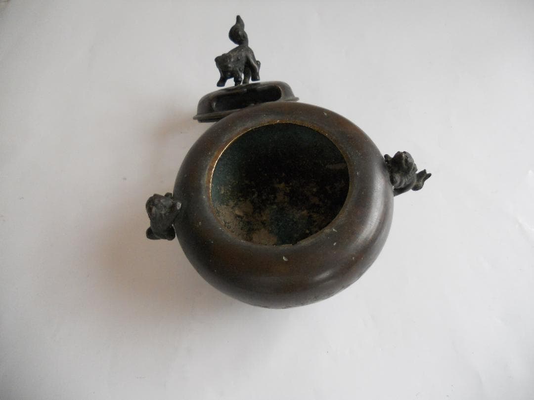 大明宣徳年製 香炉 中国 明 古玩 古銅 双耳 三足 香爐 です。