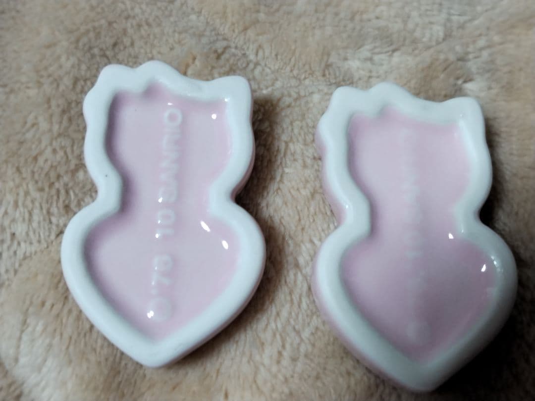 ハローキティ　お玉　ターナー　計量カップ　箸ばし　タッパー×２個　キッチンツール