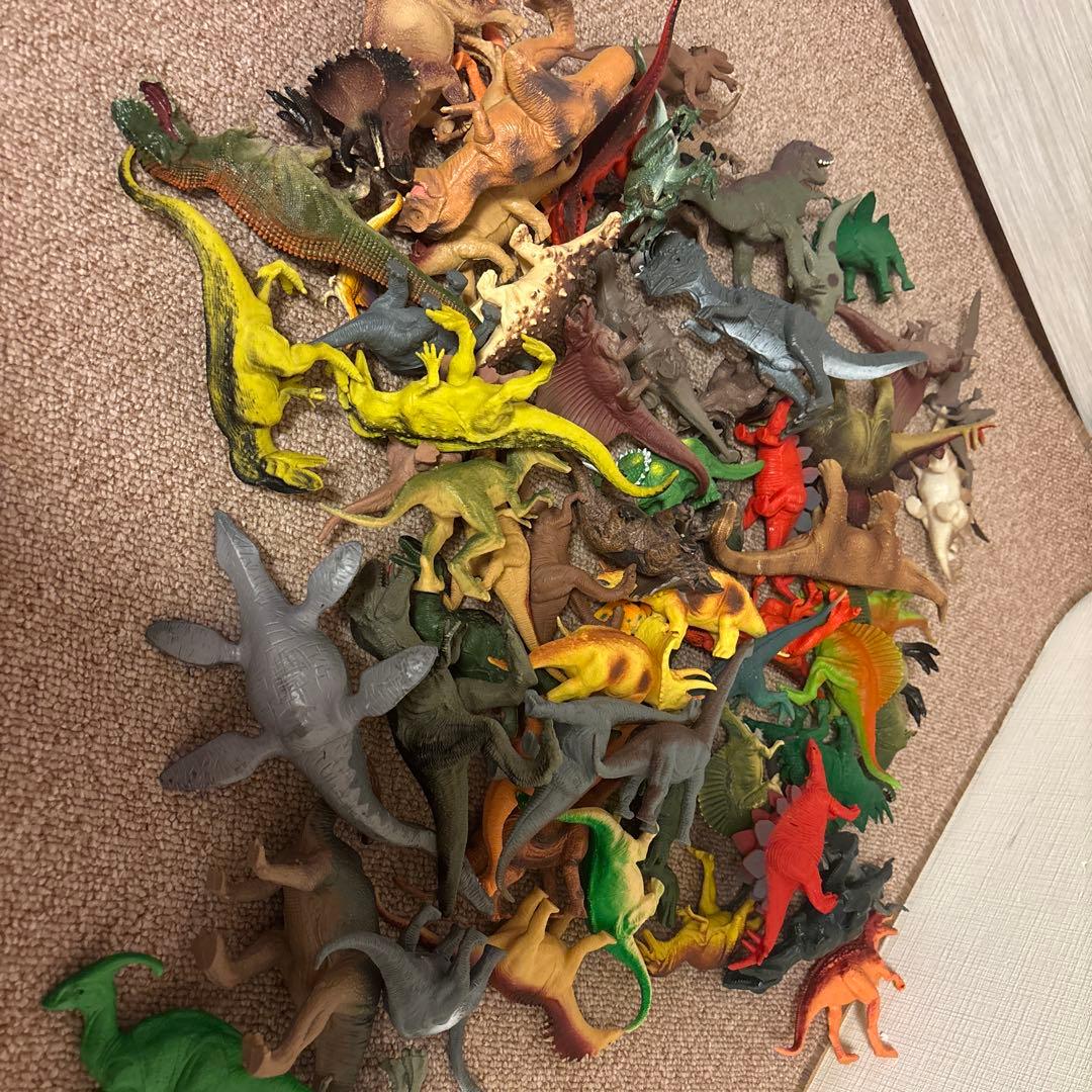 恐竜フィギュア まとめ売り - メルカリ