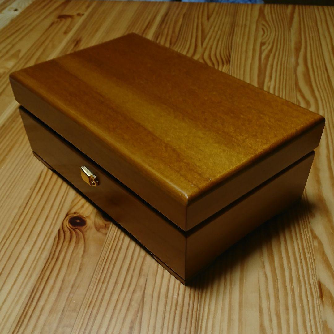 美品【Sankyoオルゴール有名ブランド】 木製箱オルゴール  ビートルズ