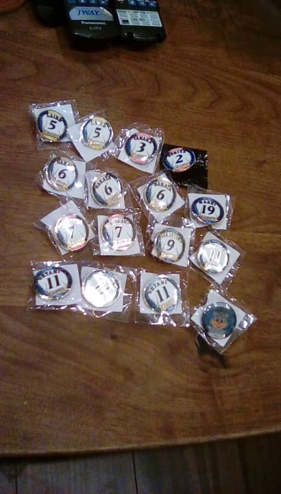 日ハム　ピンバッジ　３５０円/個から　複数購入でお安くします。　《未使用》