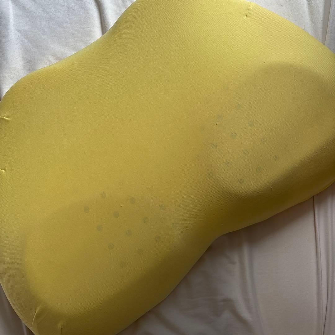 美品！magniflex バイオシェイプ枕 クリーム
