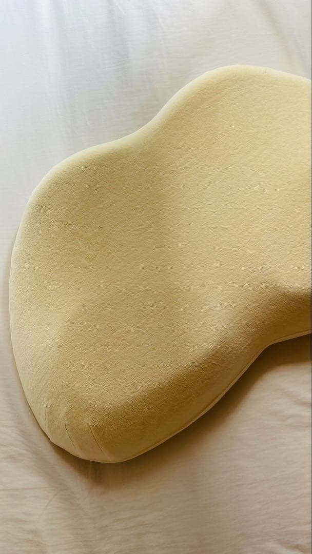 美品！magniflex バイオシェイプ枕 クリーム