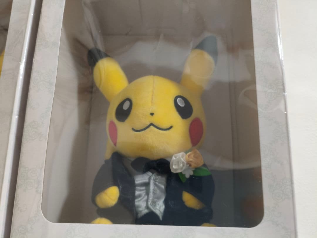 ポケモンセンター ぬいぐるみ ピカチュウ メスのすがた オスのすがた