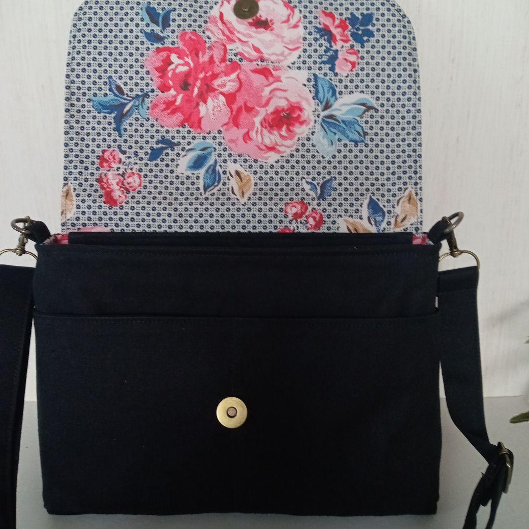 専用品　蓋付きショルダーバック　ハンドメイド