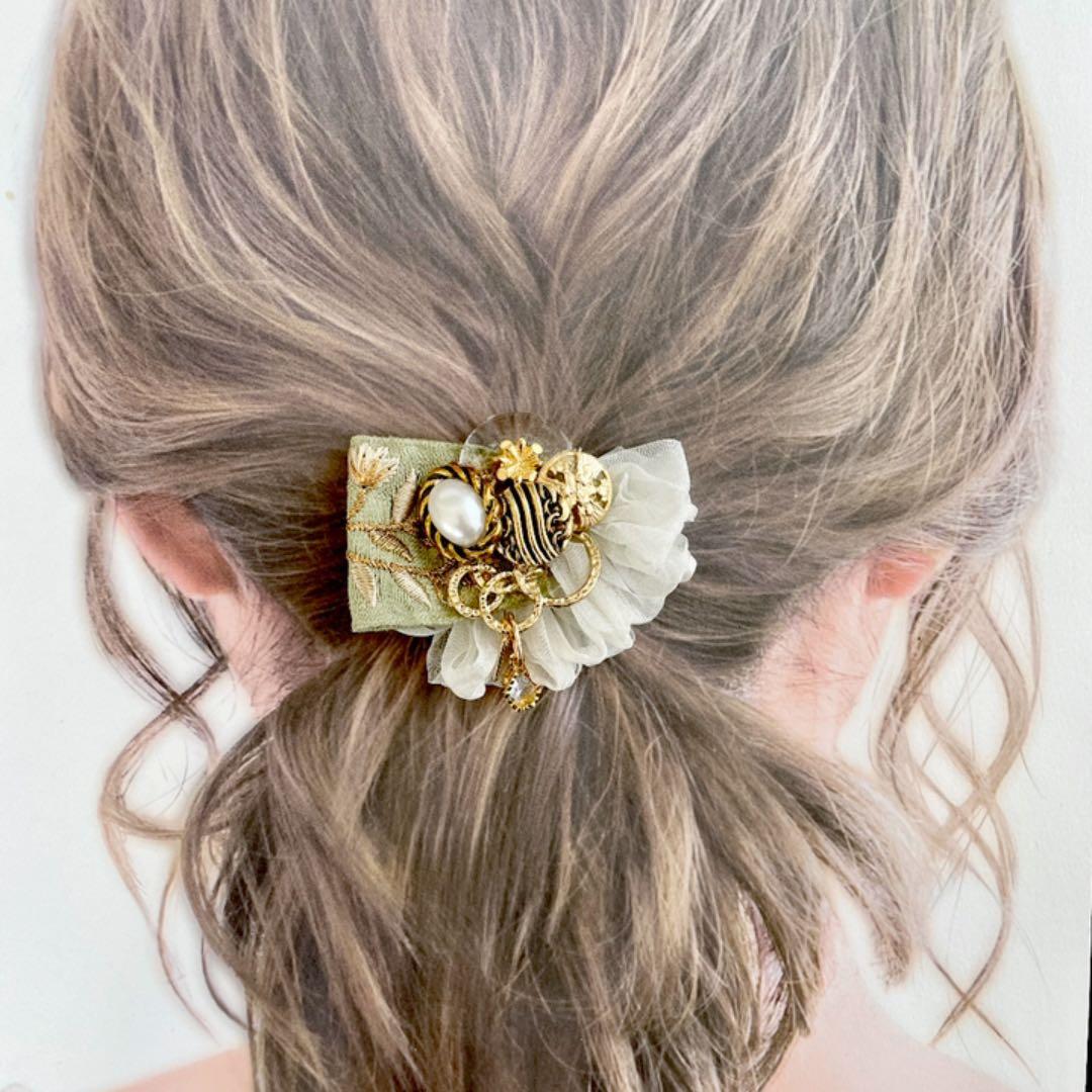 no.81 刺繍リボンとボタンカボションの華やかポニーフック2点セット✩.*˚