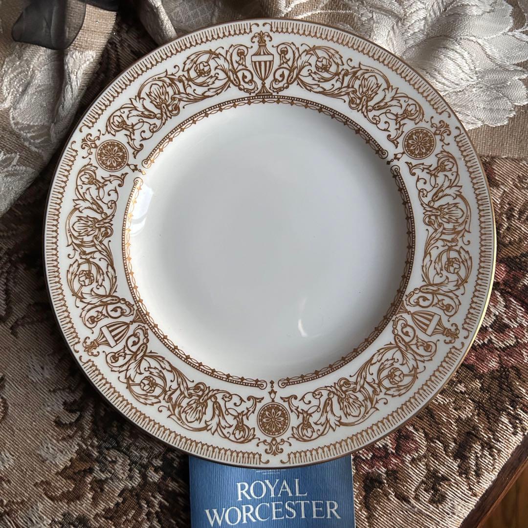 Worcester HydePark 英国王室の優雅を纏うプレート2枚