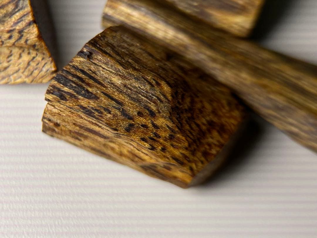 お香 天然沈香 六国五味聞香用 伽羅 香木 1-S-10.707