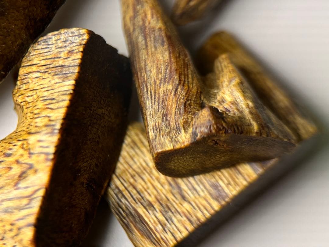 お香 天然沈香 六国五味聞香用 伽羅 香木 1-S-10.707