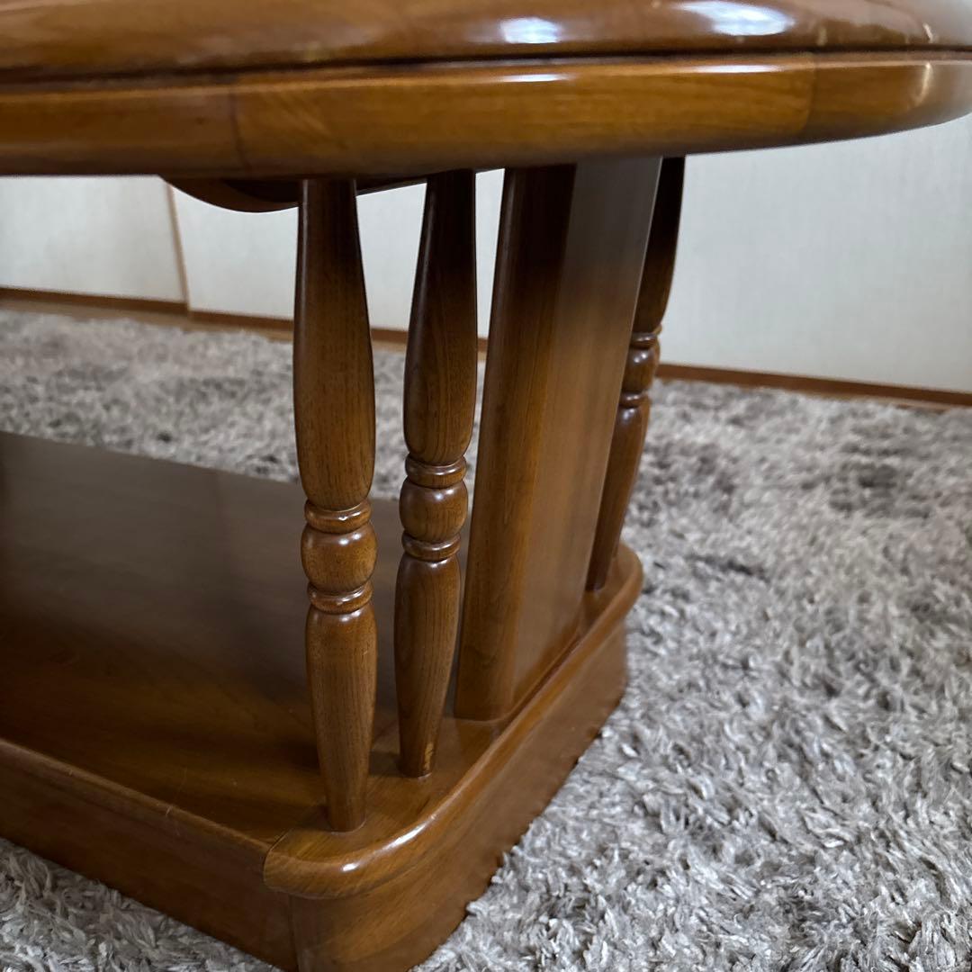 値下げしています！木製楕円形リビングローテーブル 下部棚付き