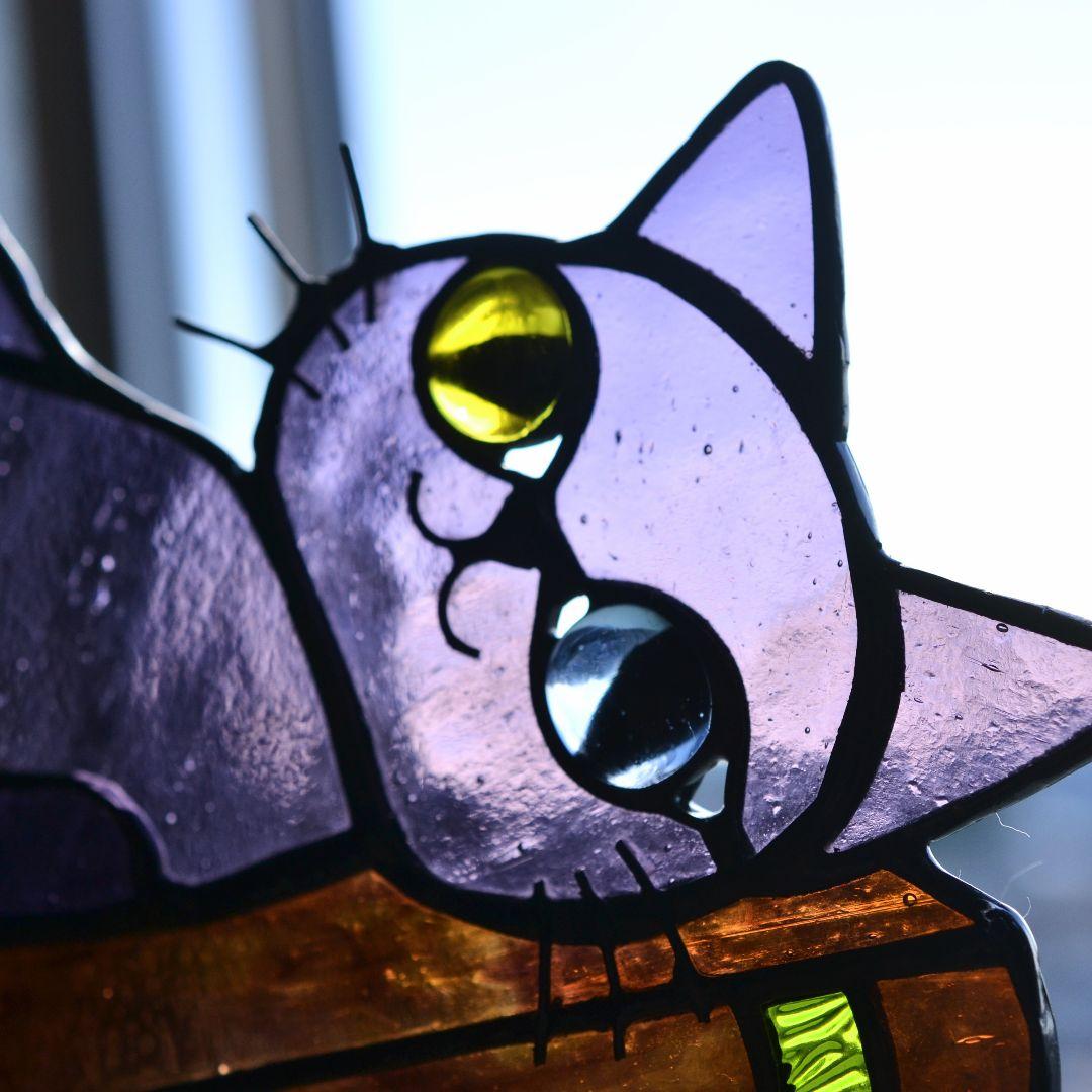 ステンドグラスパネル　オッドアイの猫
