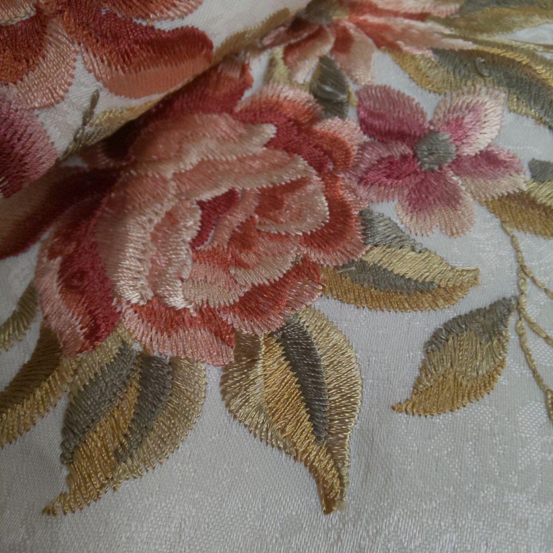 新品　ローズ柄　刺繍座布団カバー　銘仙判　55cmx59cm 　5枚組