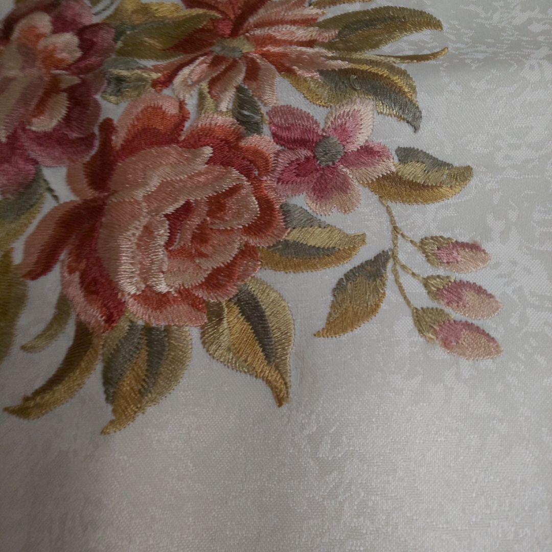 新品　ローズ柄　刺繍座布団カバー　銘仙判　55cmx59cm 　5枚組