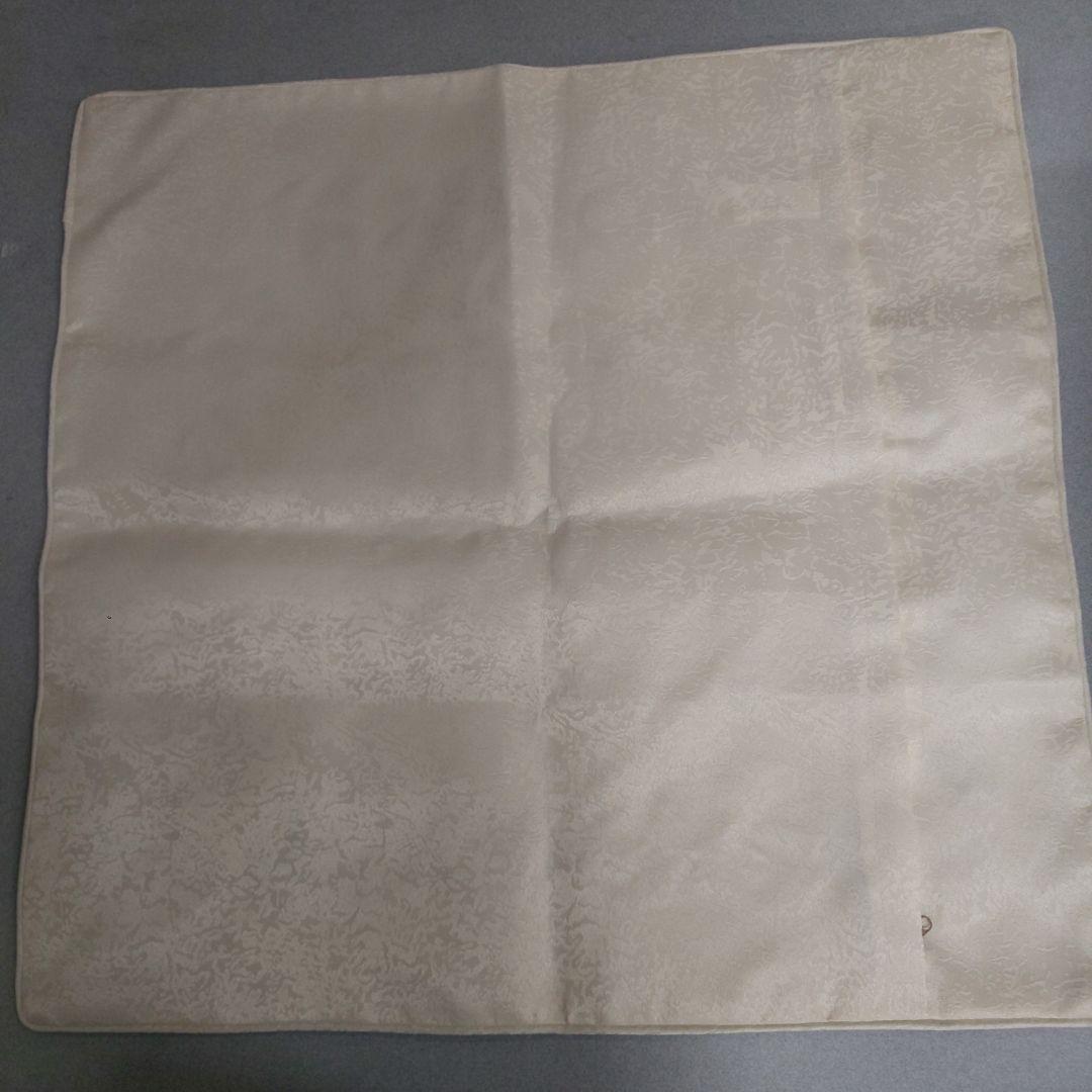 新品　ローズ柄　刺繍座布団カバー　銘仙判　55cmx59cm 　5枚組