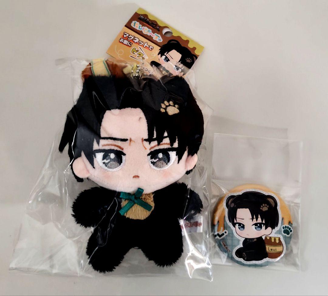 進撃の巨人 はらぺこくま リヴァイ 缶バッジ ぬいぐるみ - メルカリ