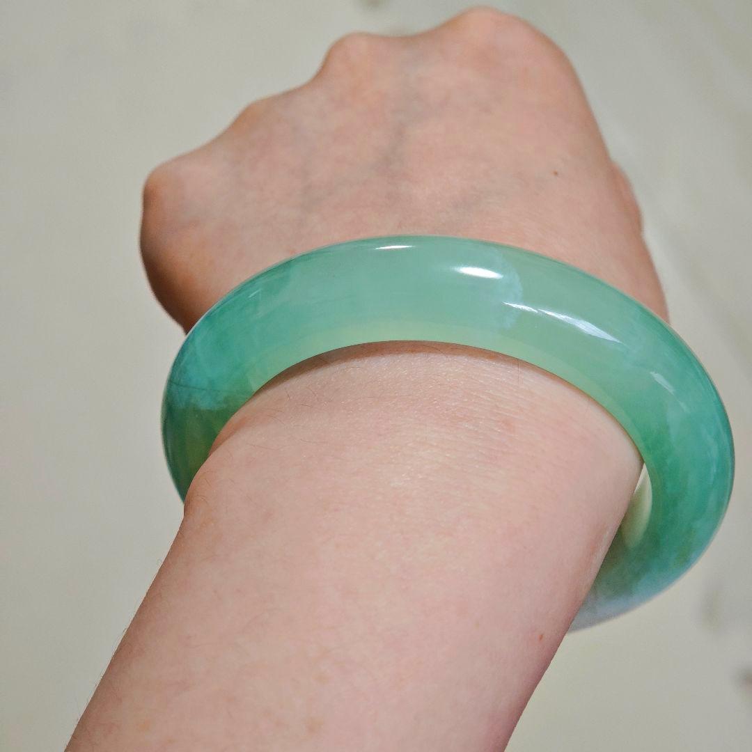 高品質 翡翠軟玉ネフライト 天青凍バングル 腕輪 岫玉57.4mm 68.6g